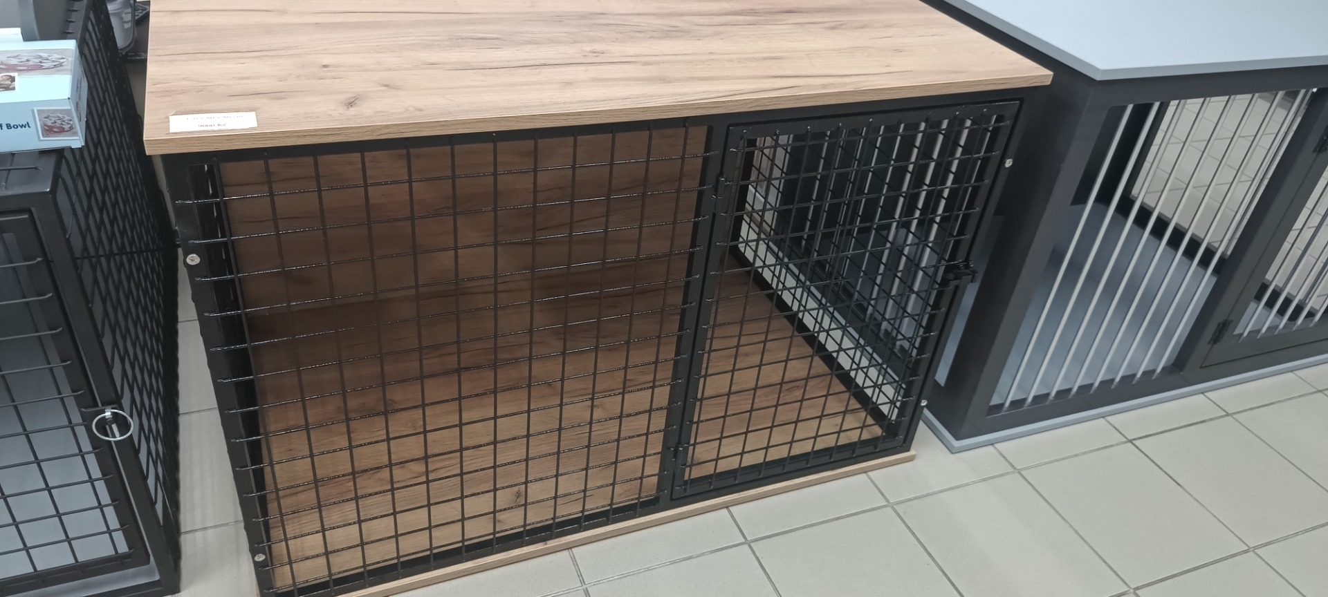 Kostra ocel dekor desek zlatý dub, rozměry 120x80x80cm cena 9000 Kč REZERVOVÁNO